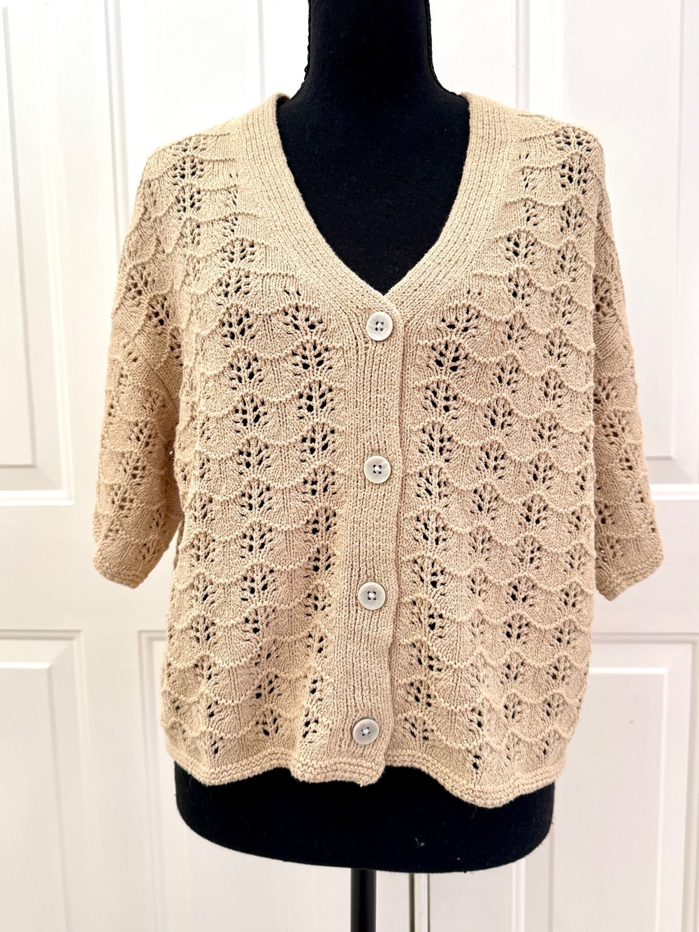 Universal Thread Beige Openwork V-Neck Button Cardigan